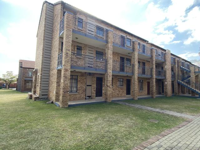 Apartment for sale in Akasia, Gauteng