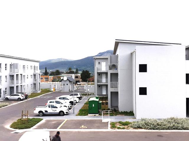 Apartment for sale in Onverwacht, Western Cape