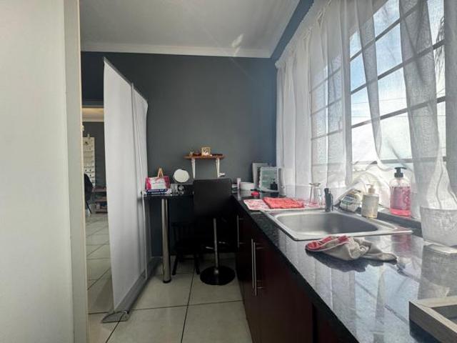 Apartment for rent in Seaview, Kwazulu-natal