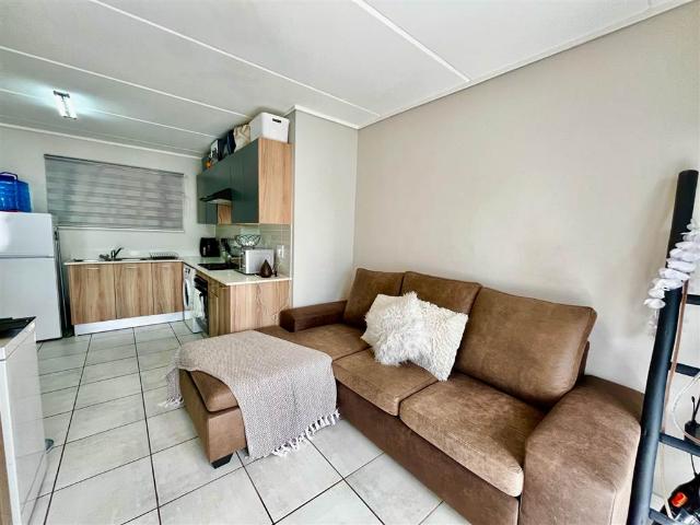 Apartment for sale in Johannesburg, North & Sandton