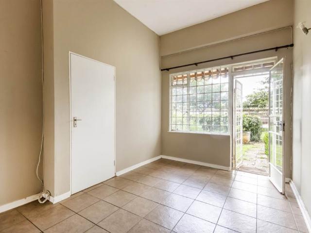 Apartment for sale in Johannesburg, North & Sandton