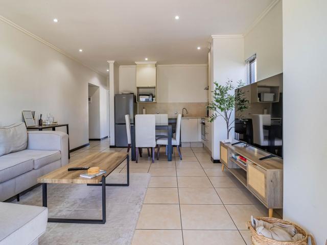 Apartment for sale in Sandton, City of Johannesburg Metropolitan Municipality
