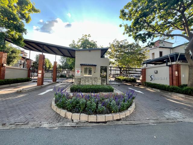 Apartment for sale in Sandton, City of Johannesburg Metropolitan Municipality