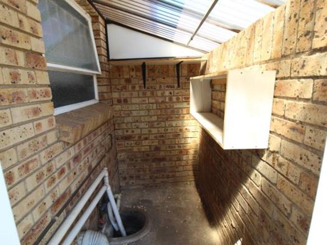 Apartment for sale in Potchefstroom, Tlokwe Local Municipality