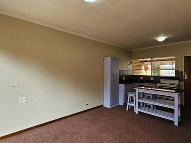 Apartment for sale in Dr Kenneth Kaunda, North West
