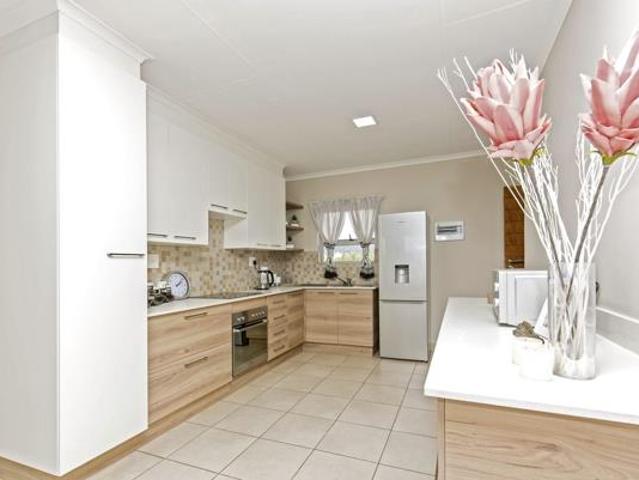 Apartment for rent in Waterkloof, Gauteng