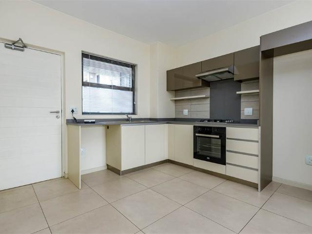 Apartment for sale in Johannesburg, North & Sandton