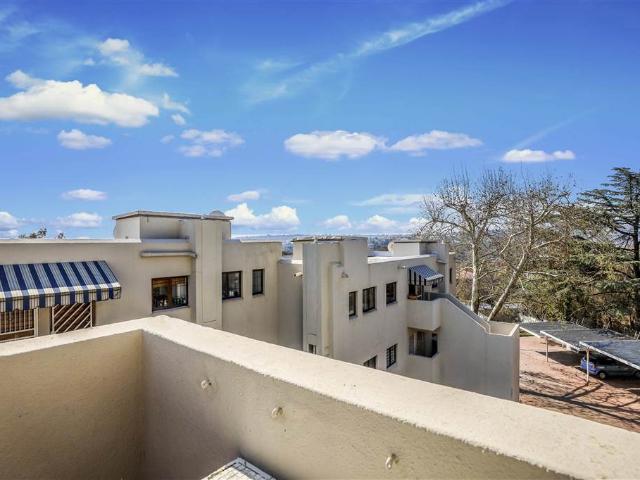Apartment for sale in Johannesburg, North & Sandton