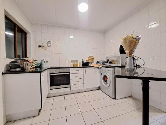 Apartment for sale in Johannesburg, North & Sandton