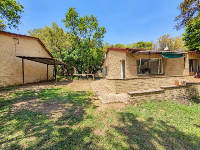 Apartment for rent in Krugersdorp, Mogale City Local Municipality
