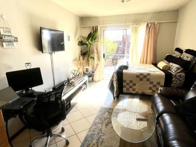 Apartment for sale in Vosloorus, Gauteng