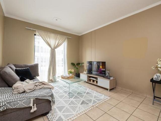 Apartment for sale in Vosloorus, Gauteng