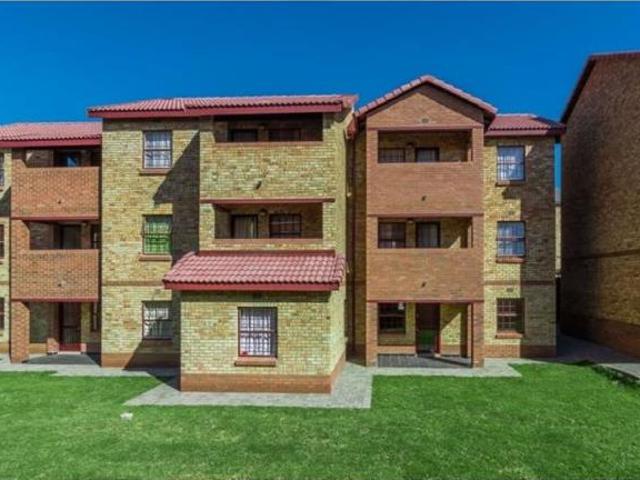 Apartment for sale in Vosloorus, Gauteng