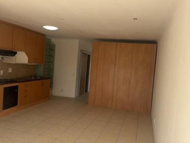 Apartment for rent in Johannesburg North, Randburg
