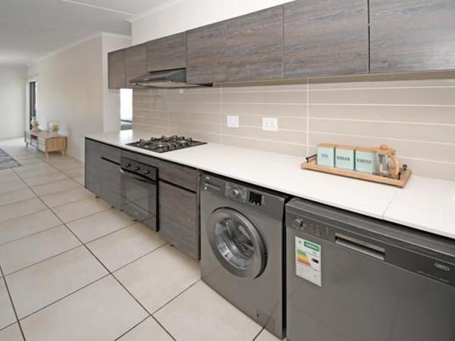 Apartment for rent in Oakdene, Johannesburg