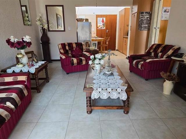 Apartment for sale in Dr Kenneth Kaunda, North West