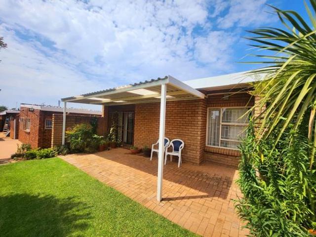 Apartment for sale in Dr Kenneth Kaunda, North West