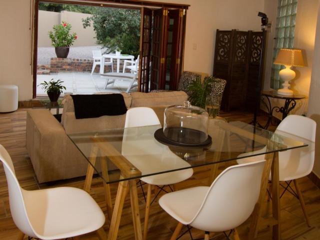 Apartment for rent in Paulshof, Sandton