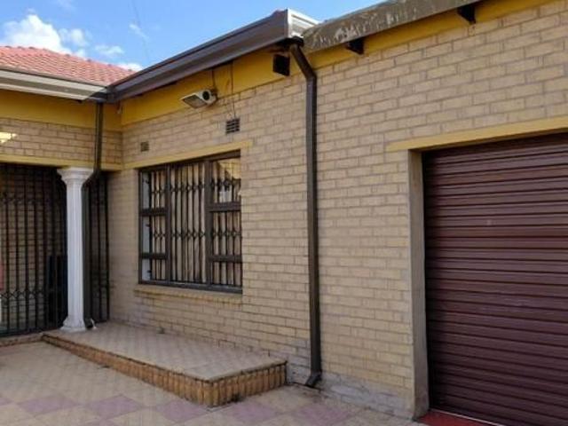 Apartment for rent in Pimville, Soweto