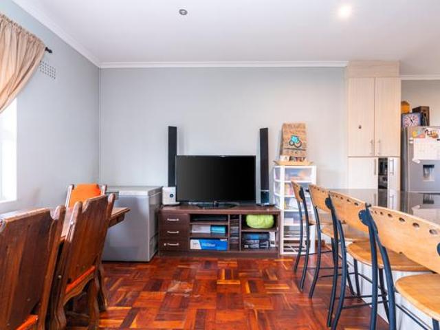 Apartment for sale in Cape Town, Western Cape
