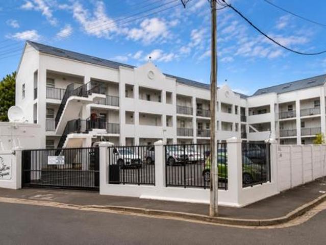 Apartment for sale in Cape Town, Western Cape