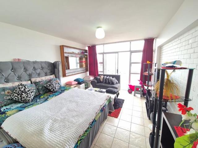 Apartment for sale in Port Elizabeth, Eastern Cape