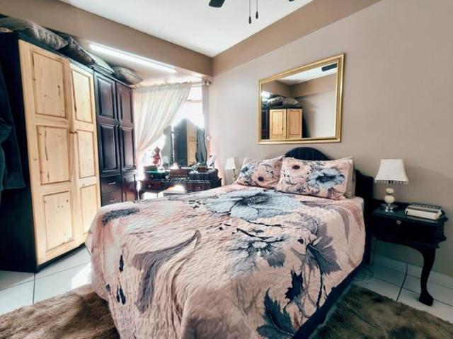 Apartment for sale in Dr Kenneth Kaunda, North West