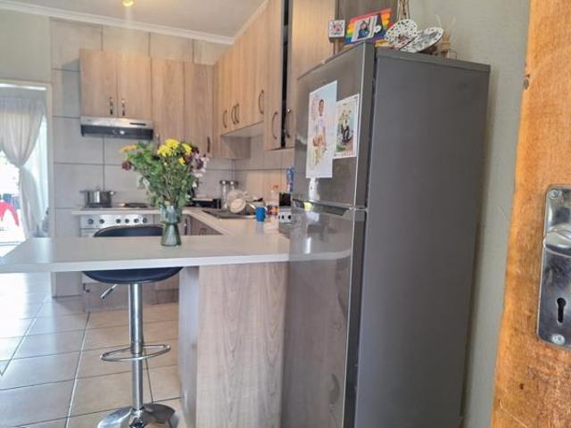 Apartment for sale in Dr Kenneth Kaunda, North West