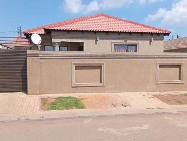 Apartment for rent in Protea Glen, Soweto