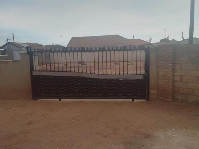 Apartment for rent in Protea Glen, Soweto
