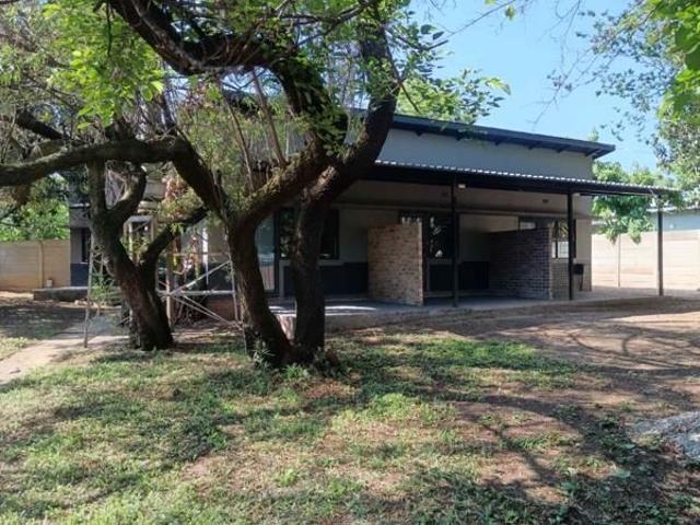 Room for rent in Waterkloof, Gauteng