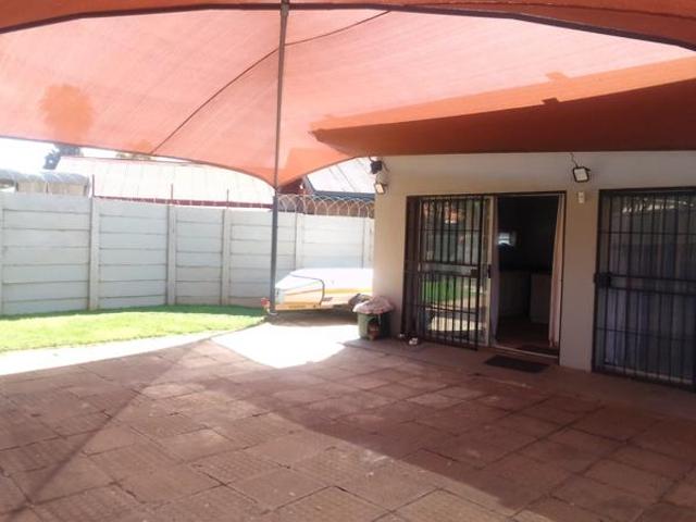 Apartment for rent in Waterkloof, Gauteng
