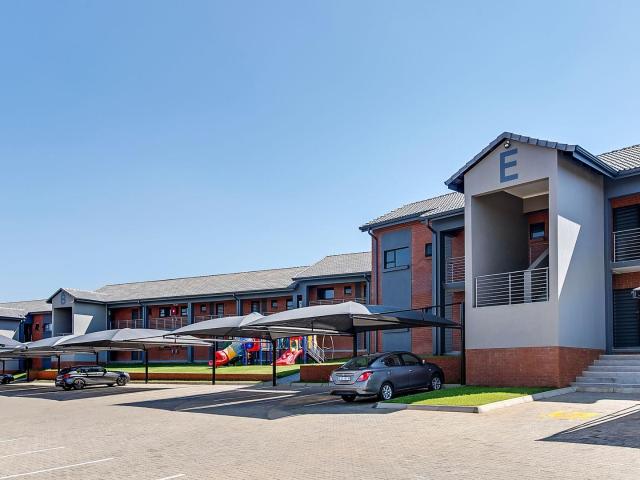 Apartment for sale in Vosloorus, Gauteng