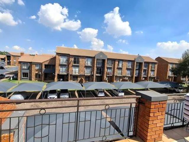 Apartment for sale in Vosloorus, Gauteng