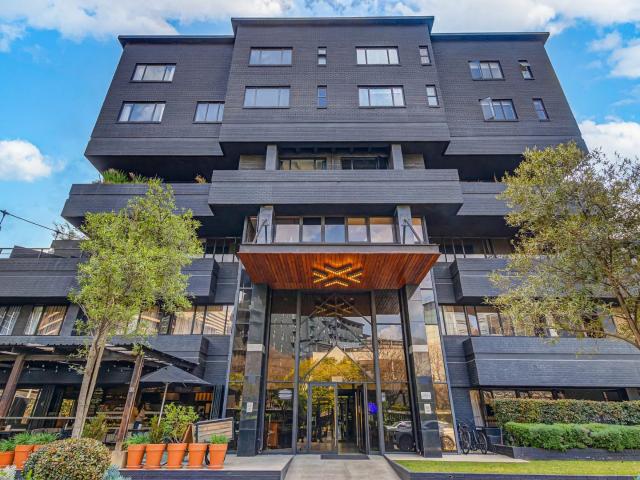 Apartment for sale in Sandton, City of Johannesburg Metropolitan Municipality