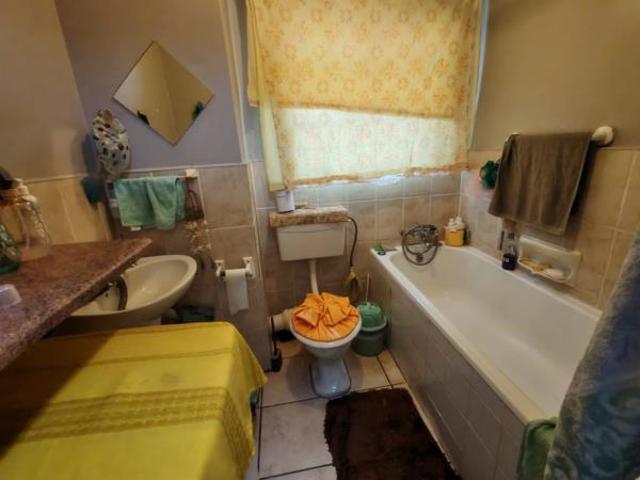 Apartment for sale in Oranjeville, Free State