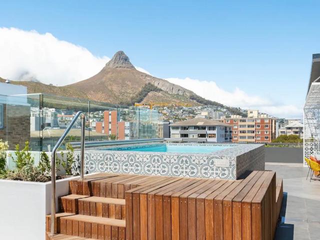 Apartment for rent in Sea Point, Cape Town