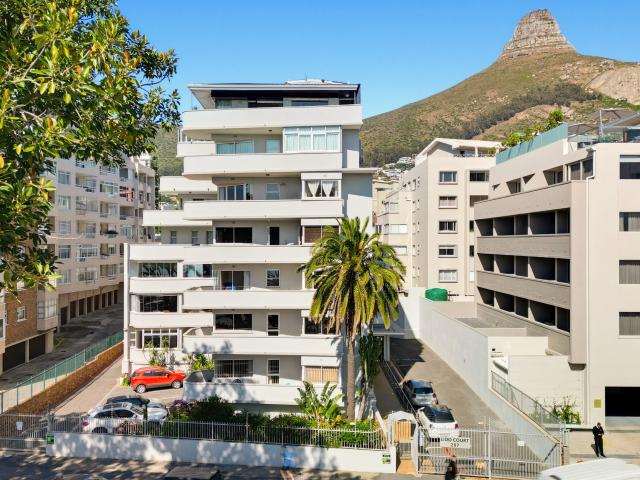 Apartment for rent in Sea Point, Cape Town