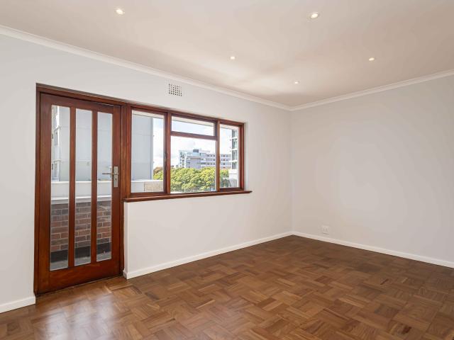 Apartment for rent in Sea Point, Cape Town