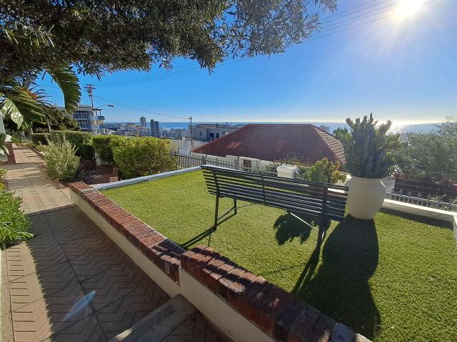 Apartment for rent in Sea Point, Cape Town