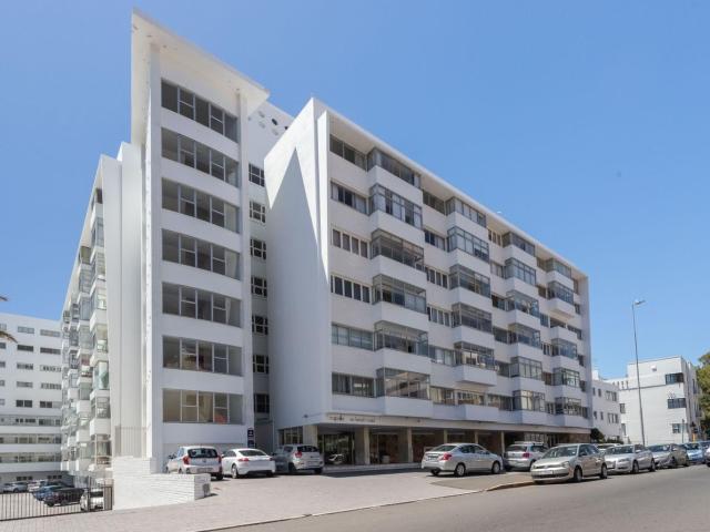 Apartment for rent in Sea Point, Cape Town