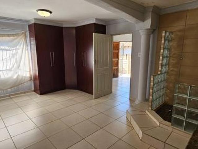 Apartment for rent in Waterkloof, Gauteng