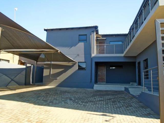 Apartment for rent in Waterkloof, Gauteng