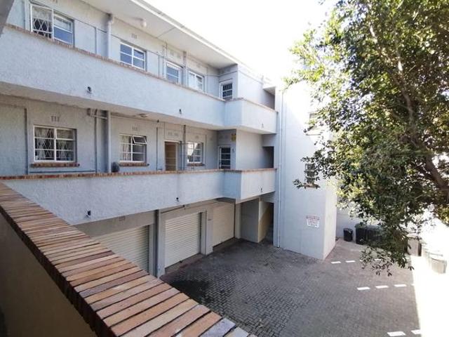 Apartment for sale in Nelson Mandela Bay Ward 18, Nelson Mandela Bay Metropolitan Municipality