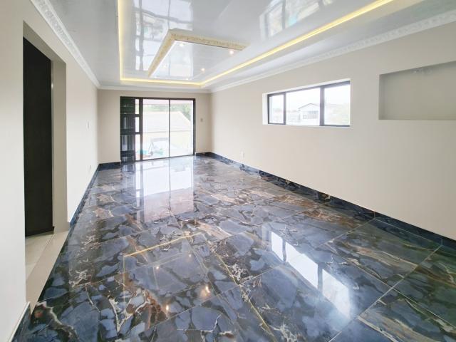 Apartment for rent in Table View, Western Cape