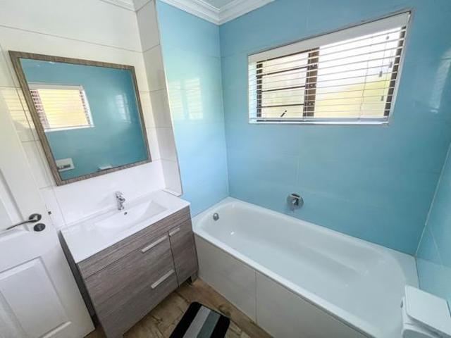 Apartment for rent in Seaview, Kwazulu-natal