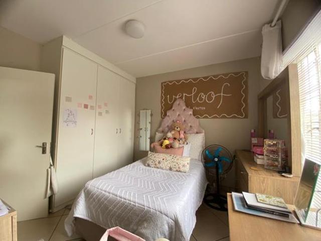 Apartment for sale in Dr Kenneth Kaunda, North West