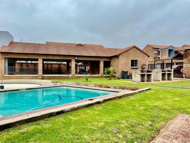 Apartment for sale in Vosloorus, Gauteng
