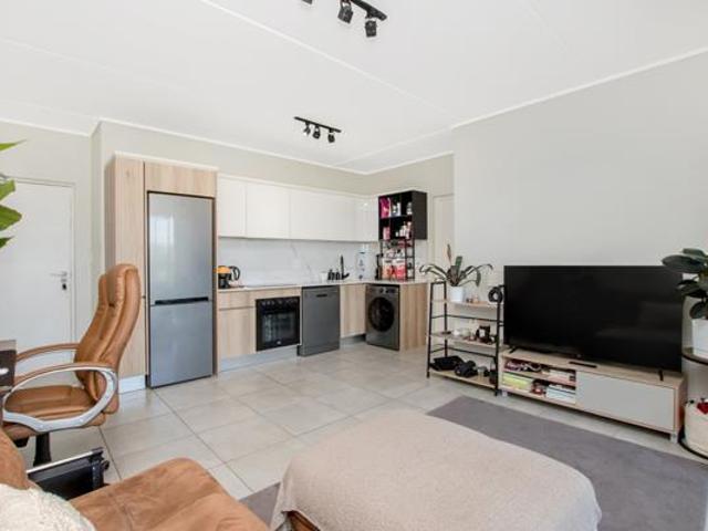 Apartment for sale in Vosloorus, Gauteng