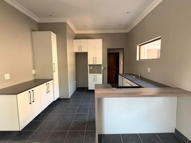 Apartment for rent in Waterkloof, Gauteng